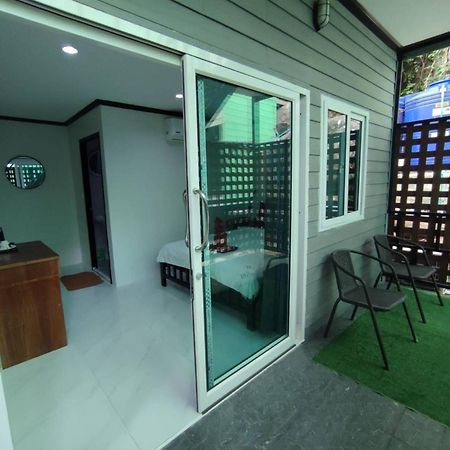 Kitty Guesthouse Phi Phi Don Exterior foto